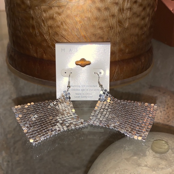 MarySol Jewelry - Elegant Silver Sequin Earrings